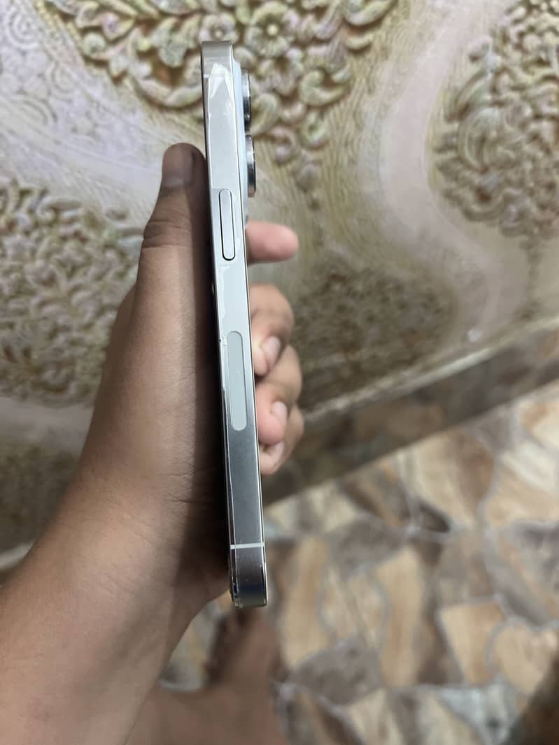 Apple iPhone 14 Pro 3