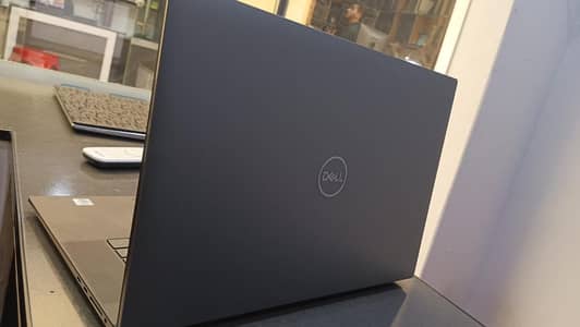 Dell precision 5760 model i7/11 , 32 / 512 , 6 gb RTX 3000 GRAPHIC crd