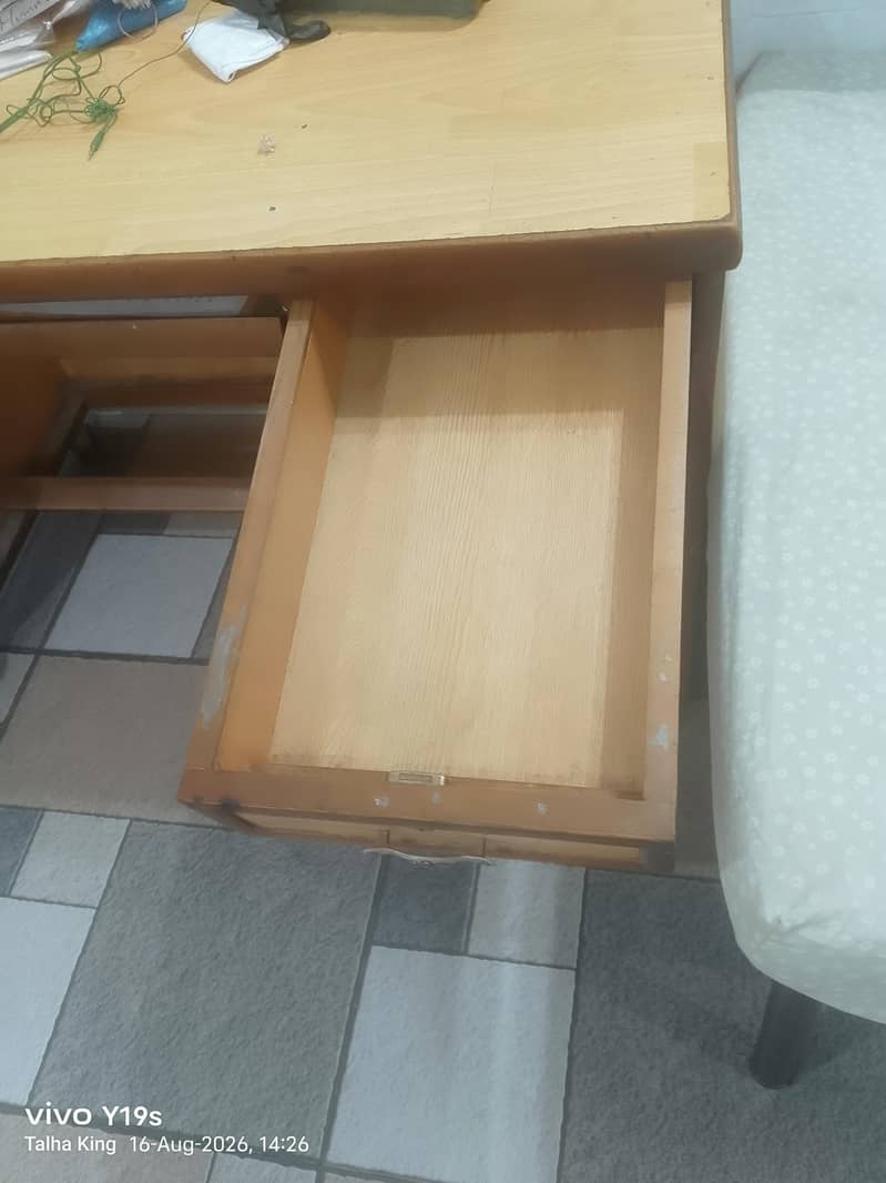 computer table 2