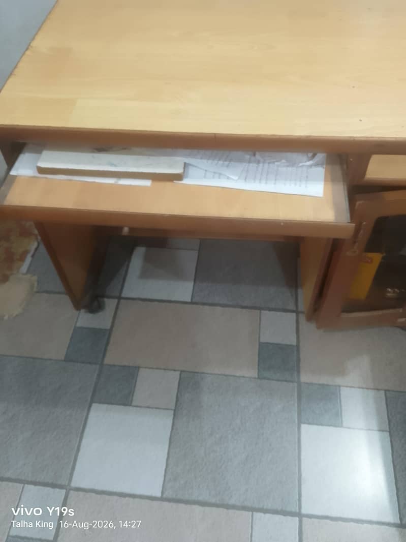 computer table 3