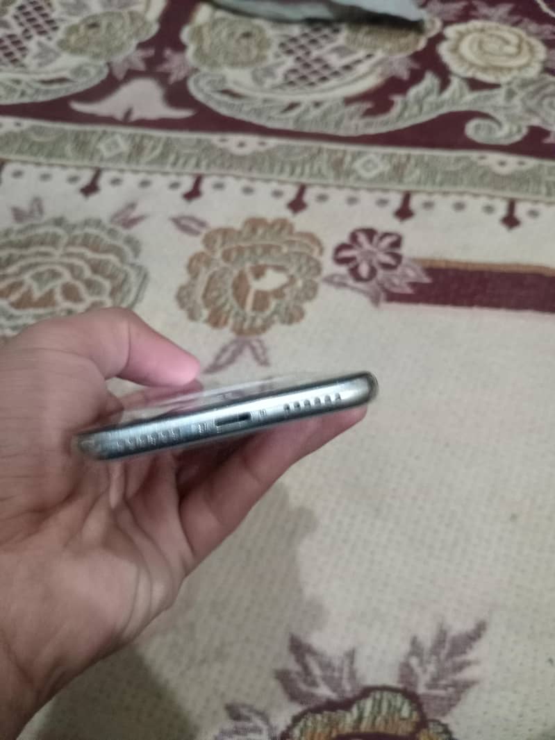 Apple iPhone X 3