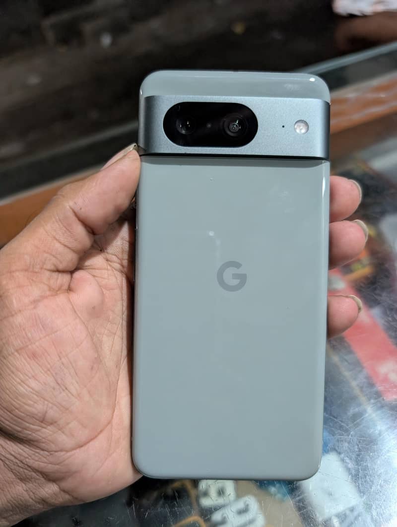 Google Pixel 8 2