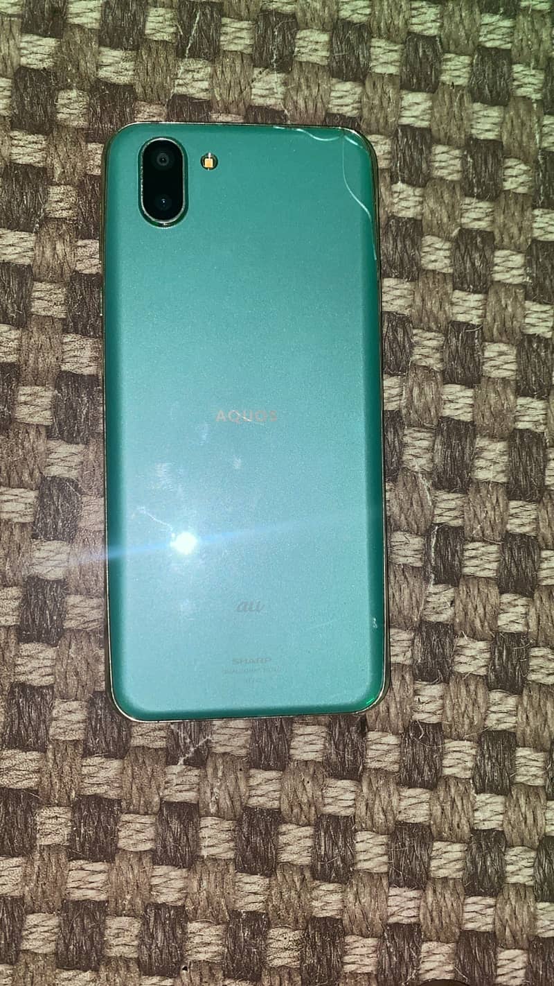 Sharp Aquos R2 1