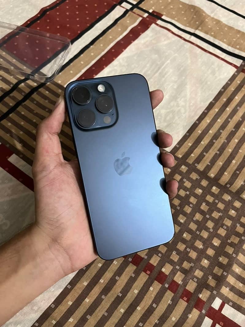 Apple iPhone 15 Pro 0
