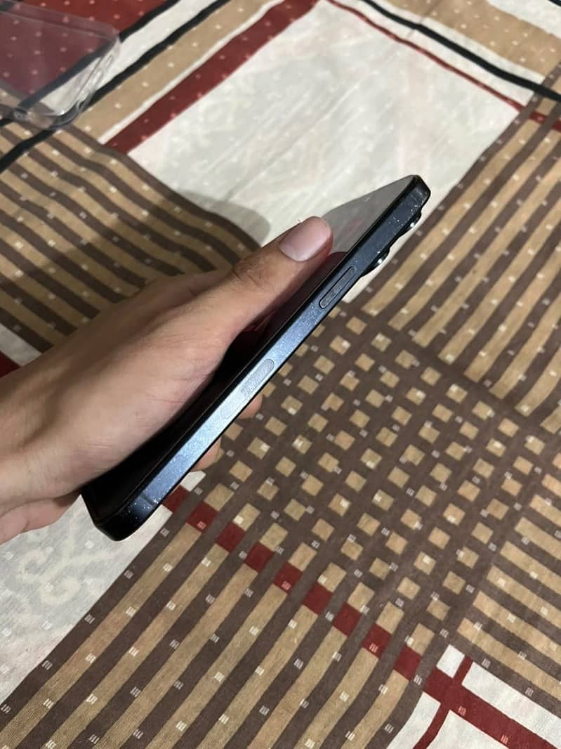 Apple iPhone 15 Pro 4