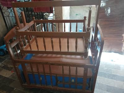 Baby cradle with storage