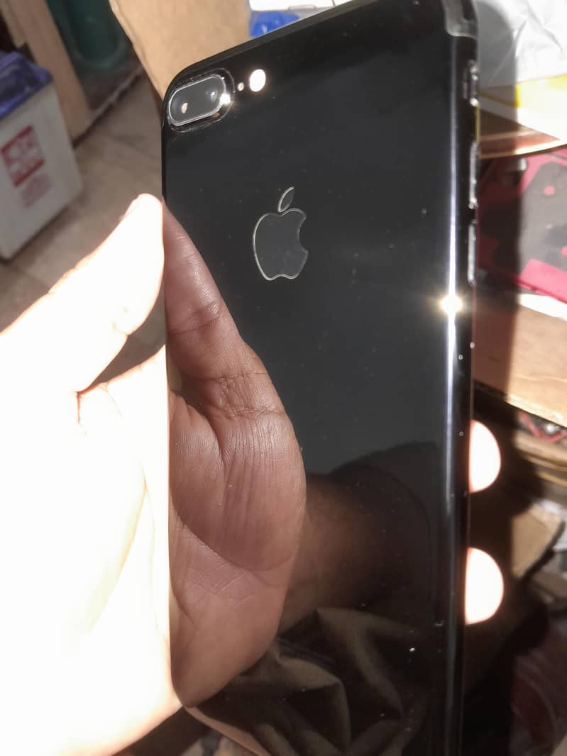 Apple iPhone 7 Plus 2