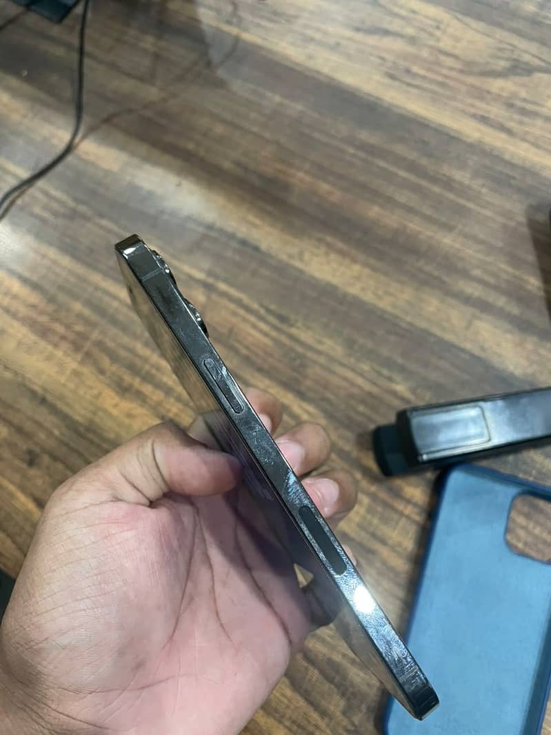 Apple iPhone 12 Pro Max 5