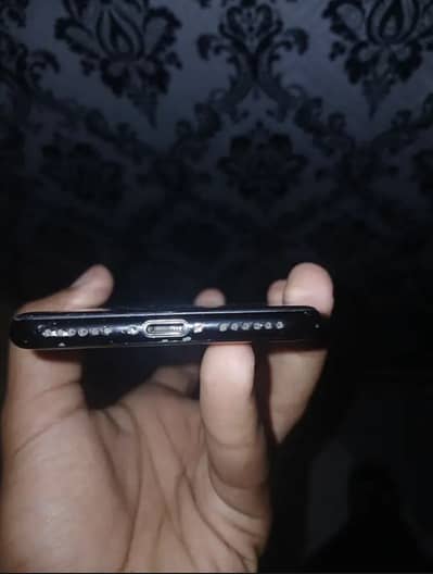 Apple iPhone 7