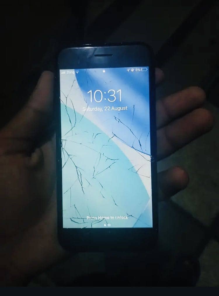 Apple iPhone 7 3