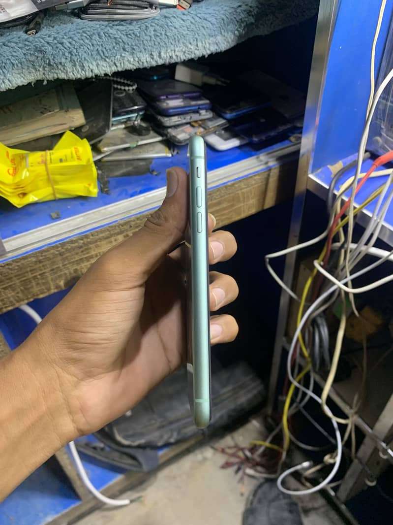 Apple iPhone 11 2
