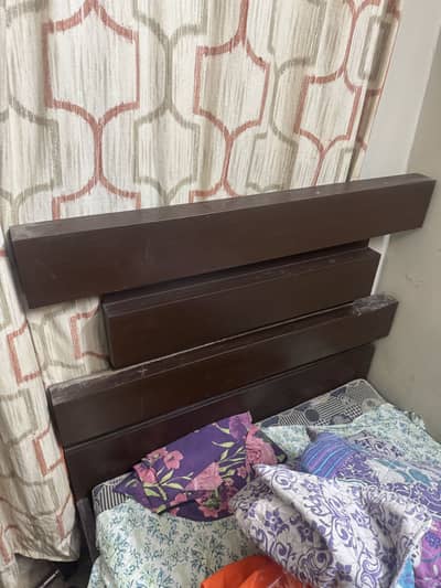 2 Single Beds with mattress