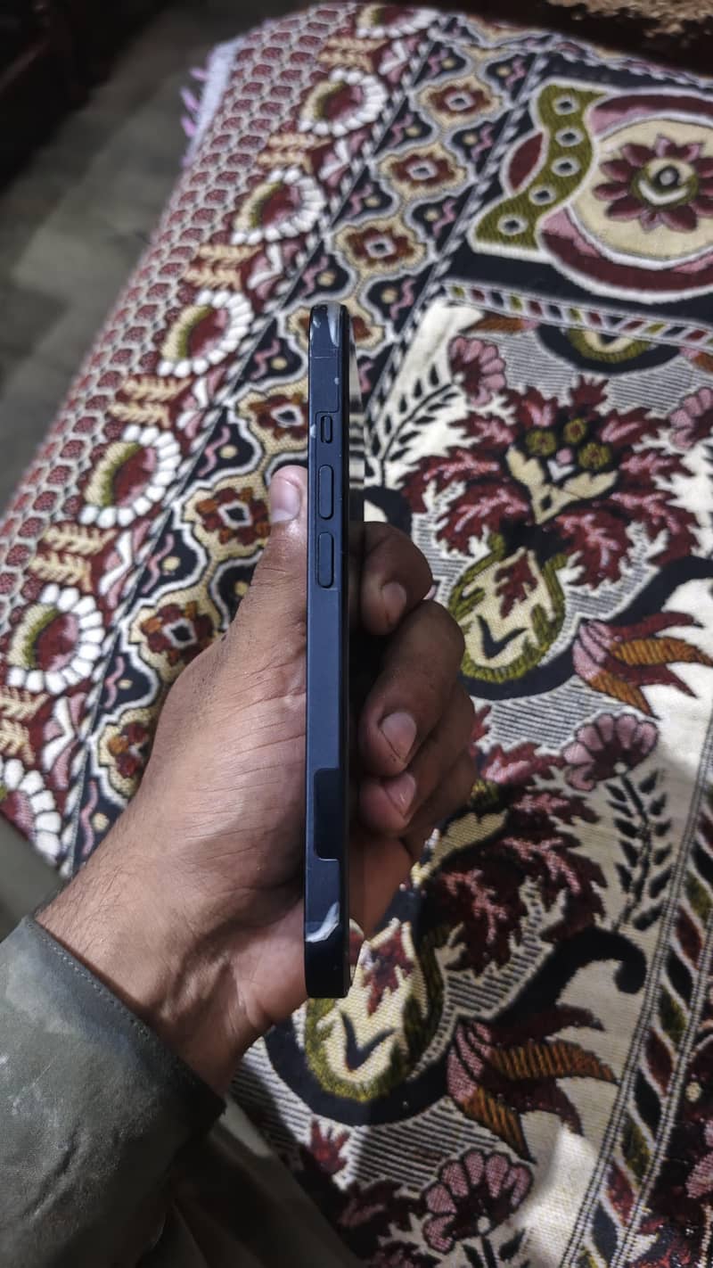 Apple iPhone 14 2