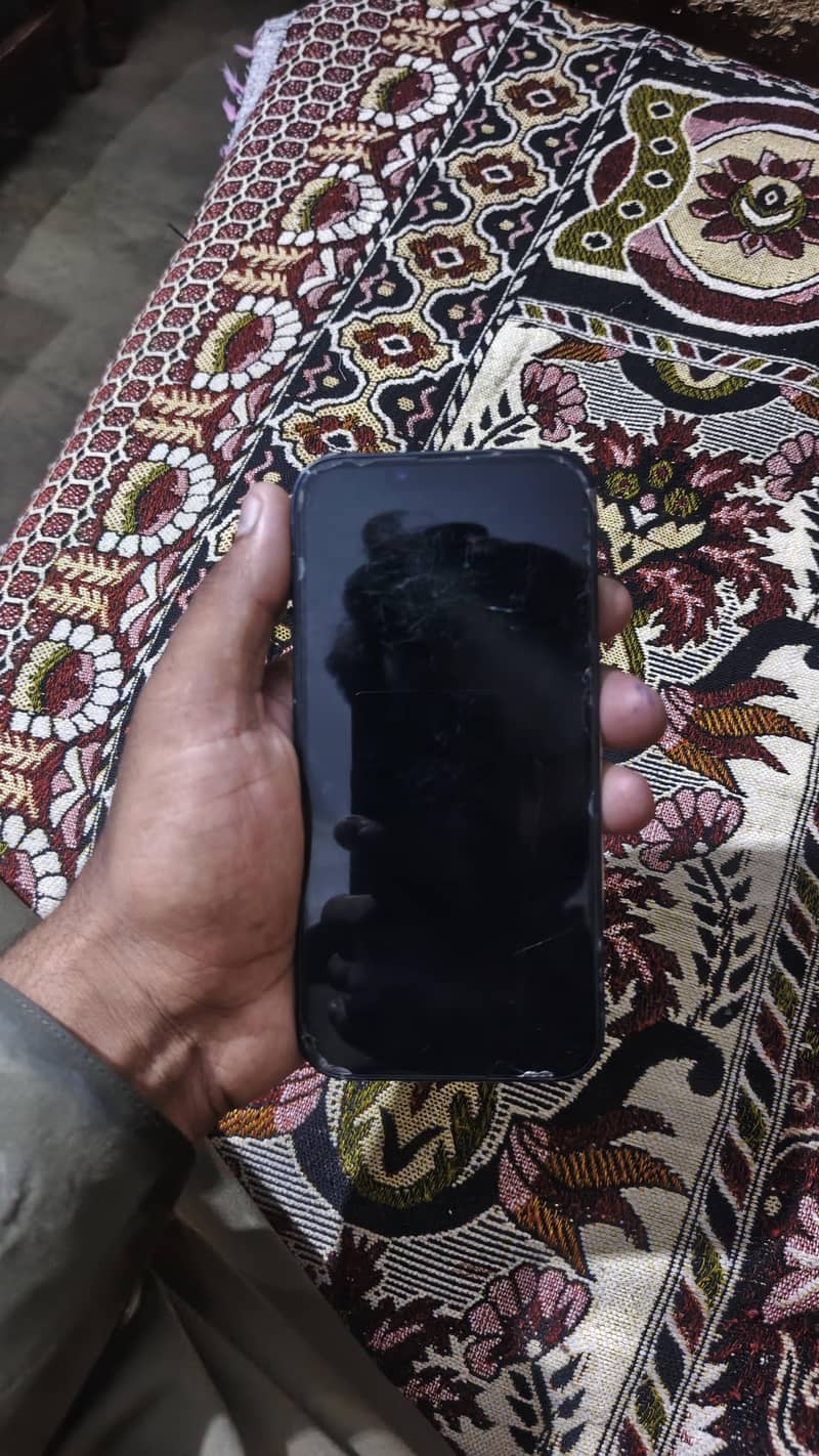 Apple iPhone 14 3