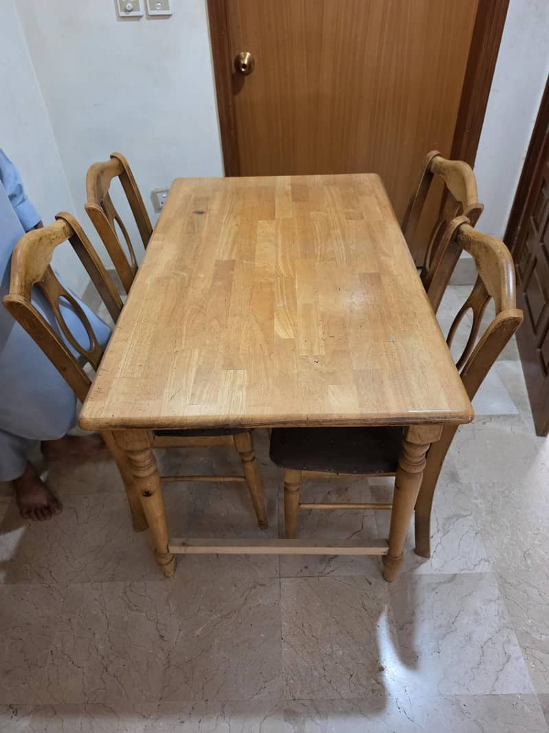 Dinning table 0