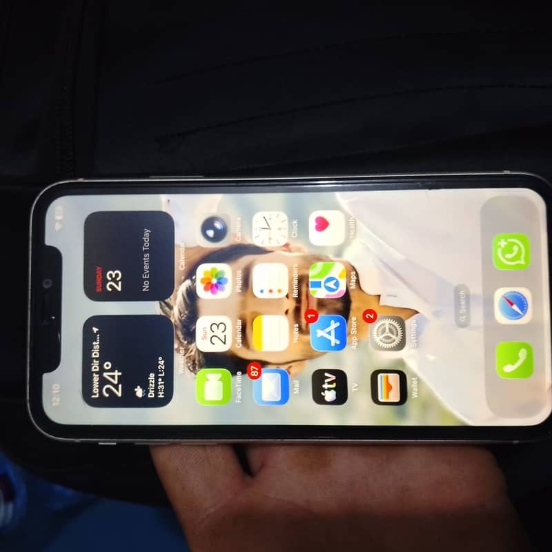 Apple iPhone 11 3
