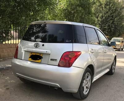 Toyota IST 2002