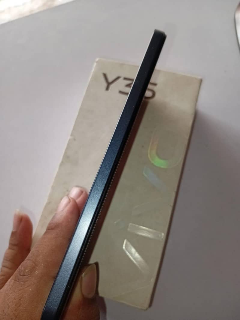 vivo y35 with box cable 2