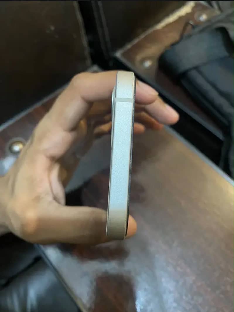 Apple iPhone 12 3
