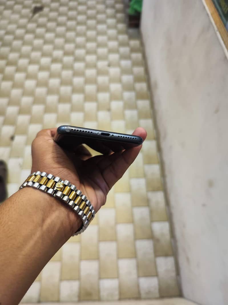 Apple iPhone 8 Plus 2