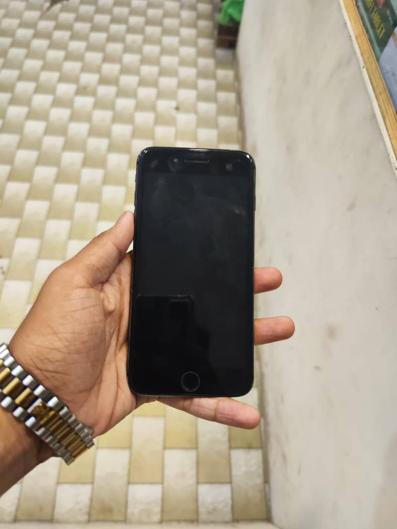 Apple iPhone 8 Plus 3
