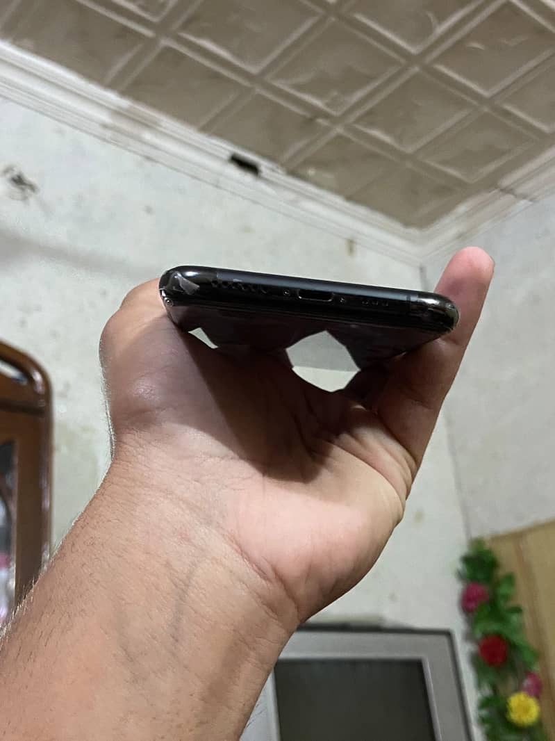 Apple iPhone 11 Pro 3