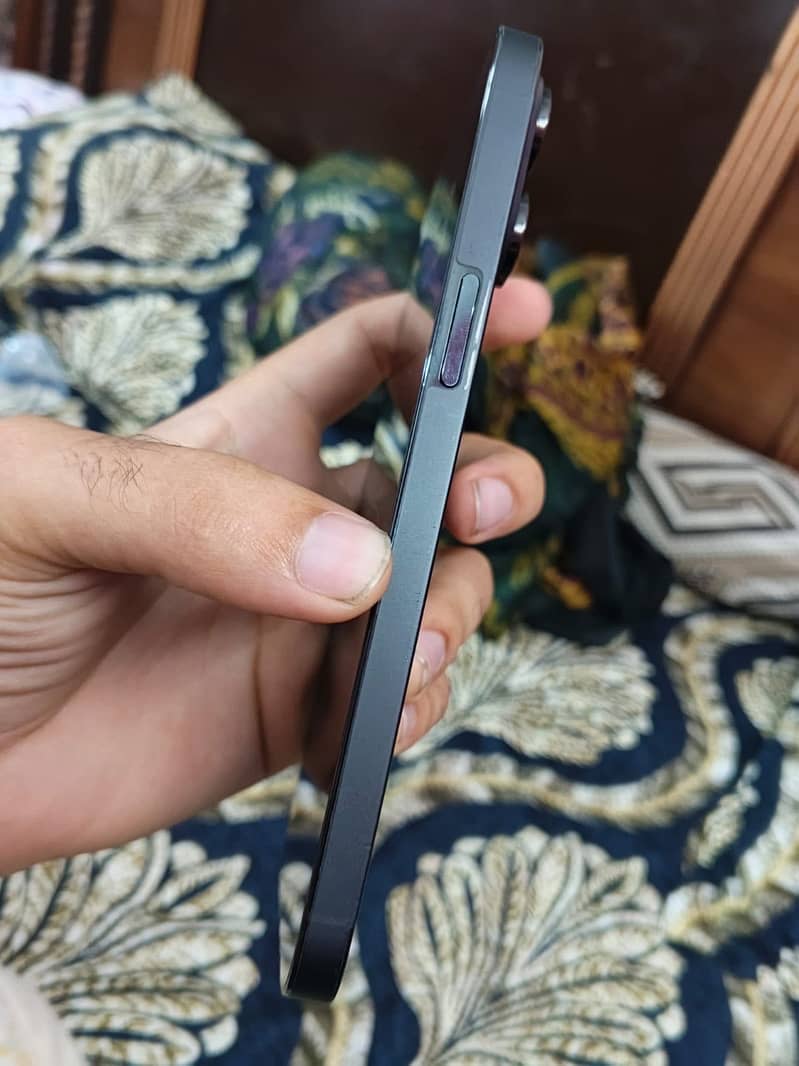 Apple iPhone 14 Pro Max 3