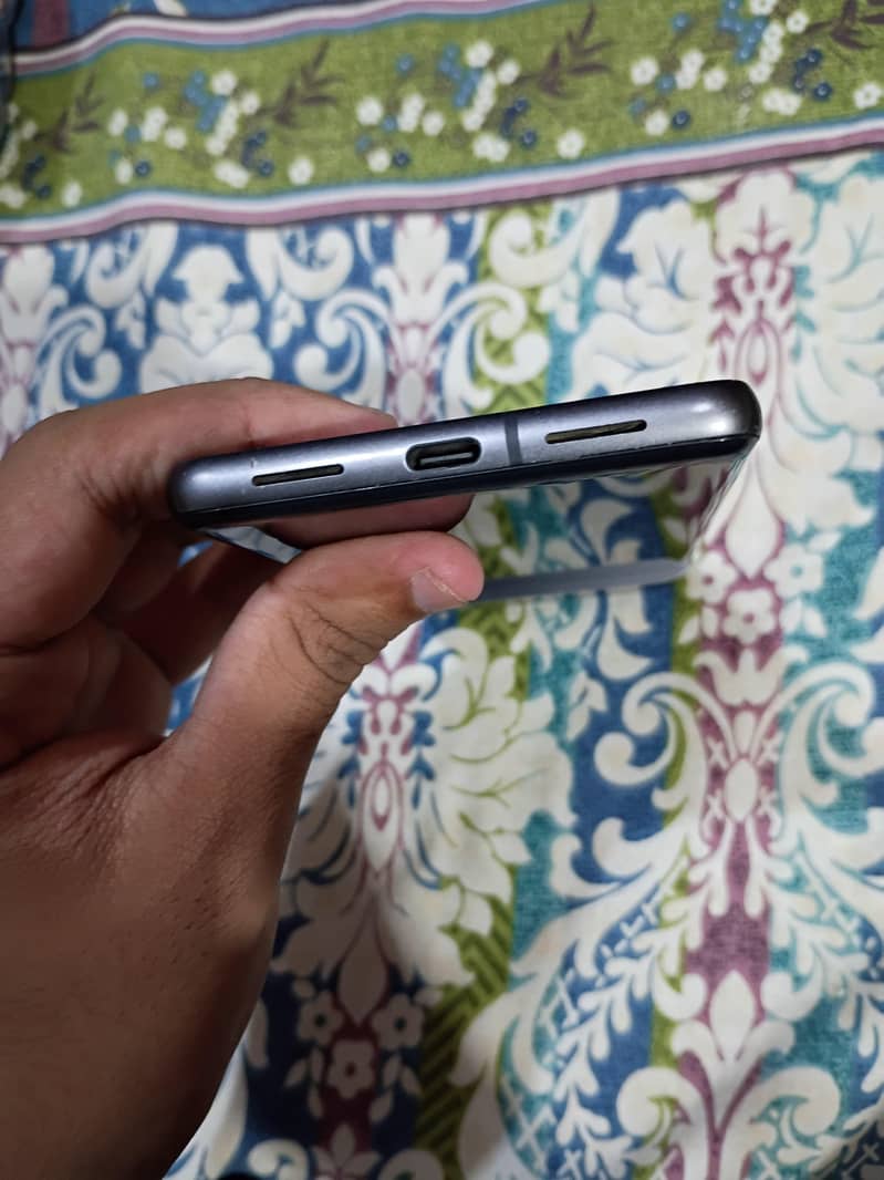 Google Pixel 7 4
