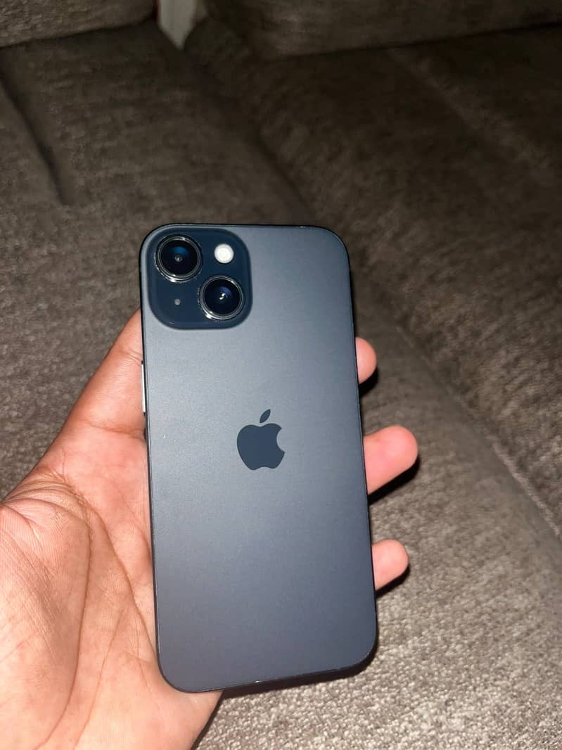 Apple iPhone 15 2