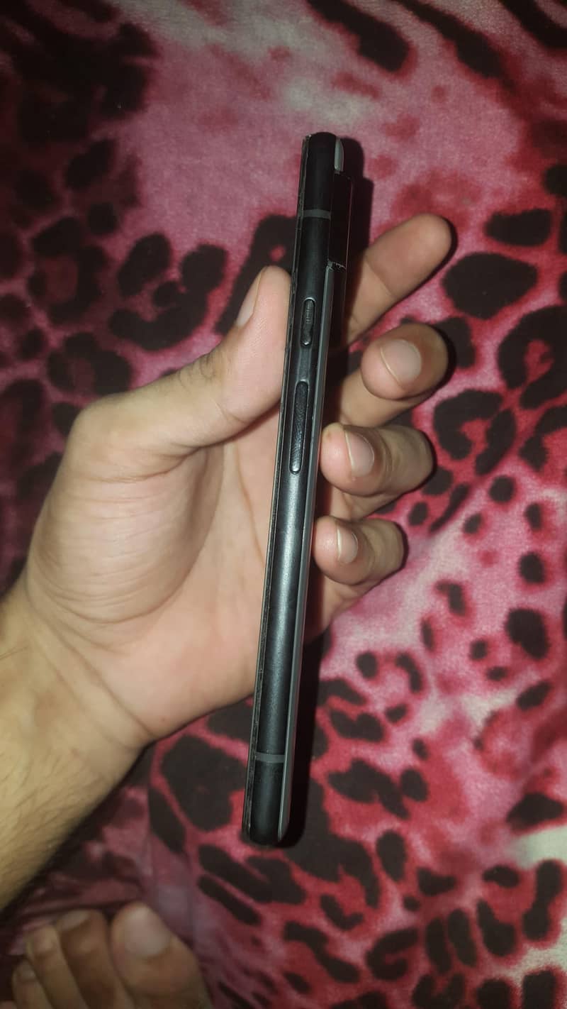 Google Pixel 6 screen panel damage 2
