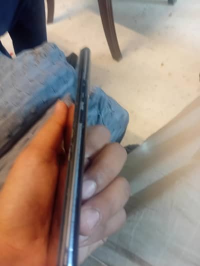 Vivo V21