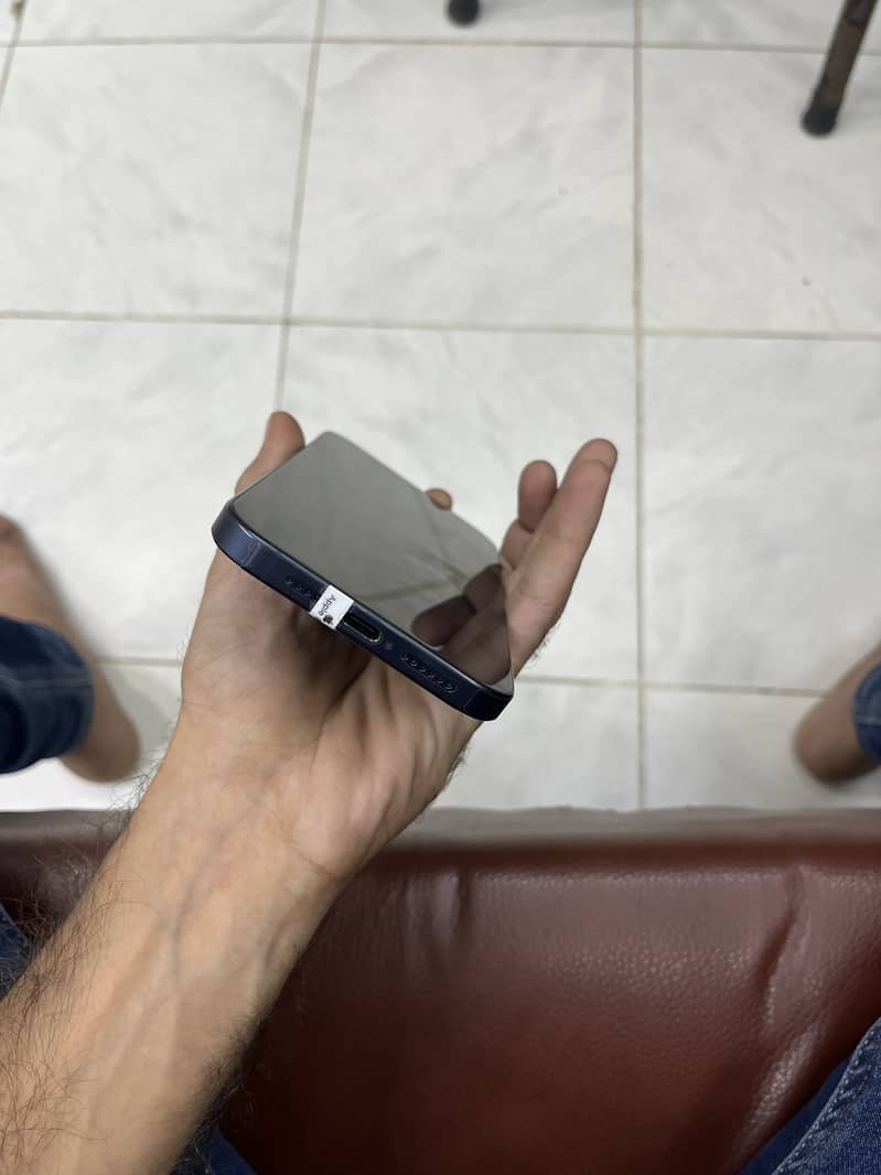 Apple iPhone 15 Pro Max 3