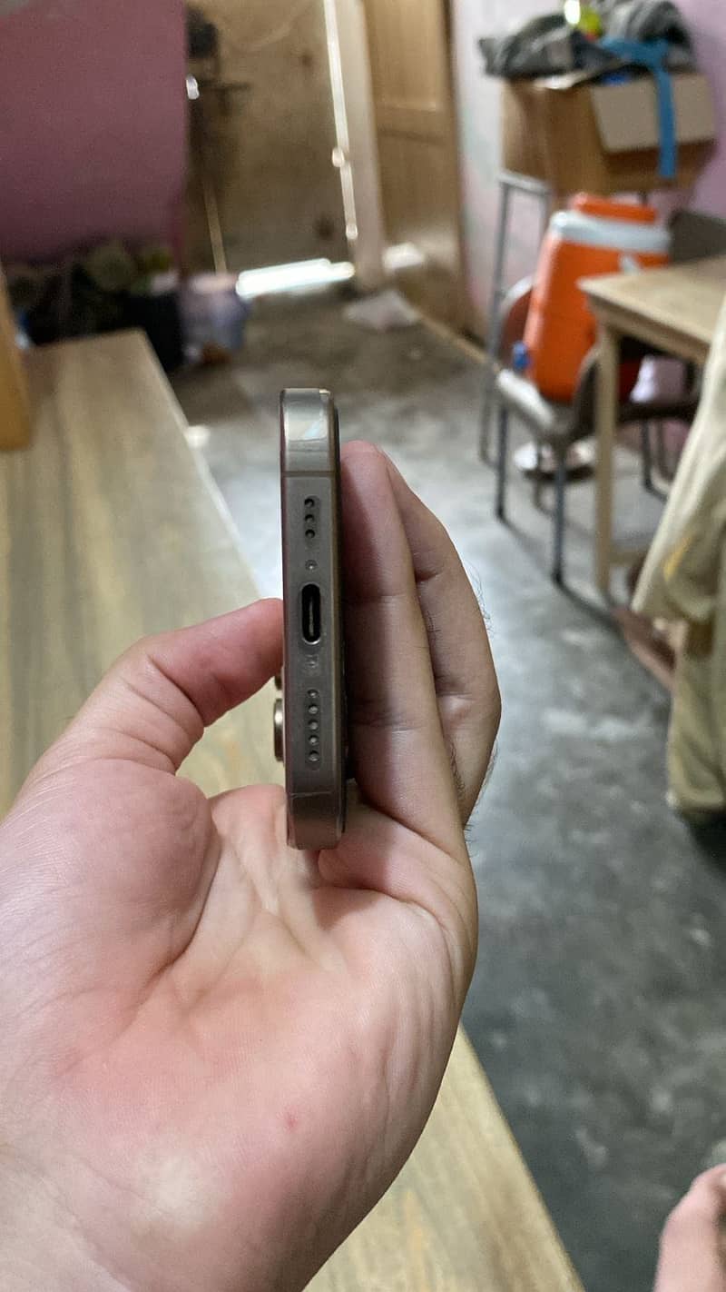 Apple iPhone 16 Pro 6