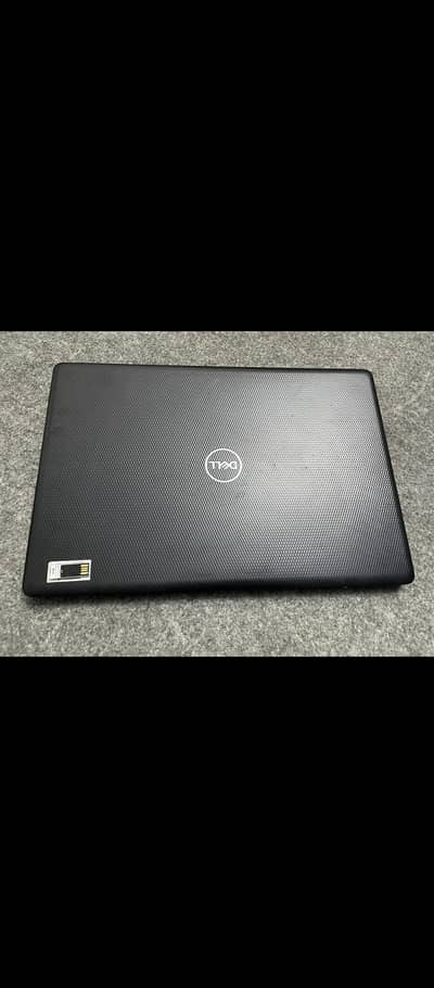 Core i5, 10th generation, 8 Gb ram, 240 Gb SSD,  Graphic 128 Mbs.  Ve