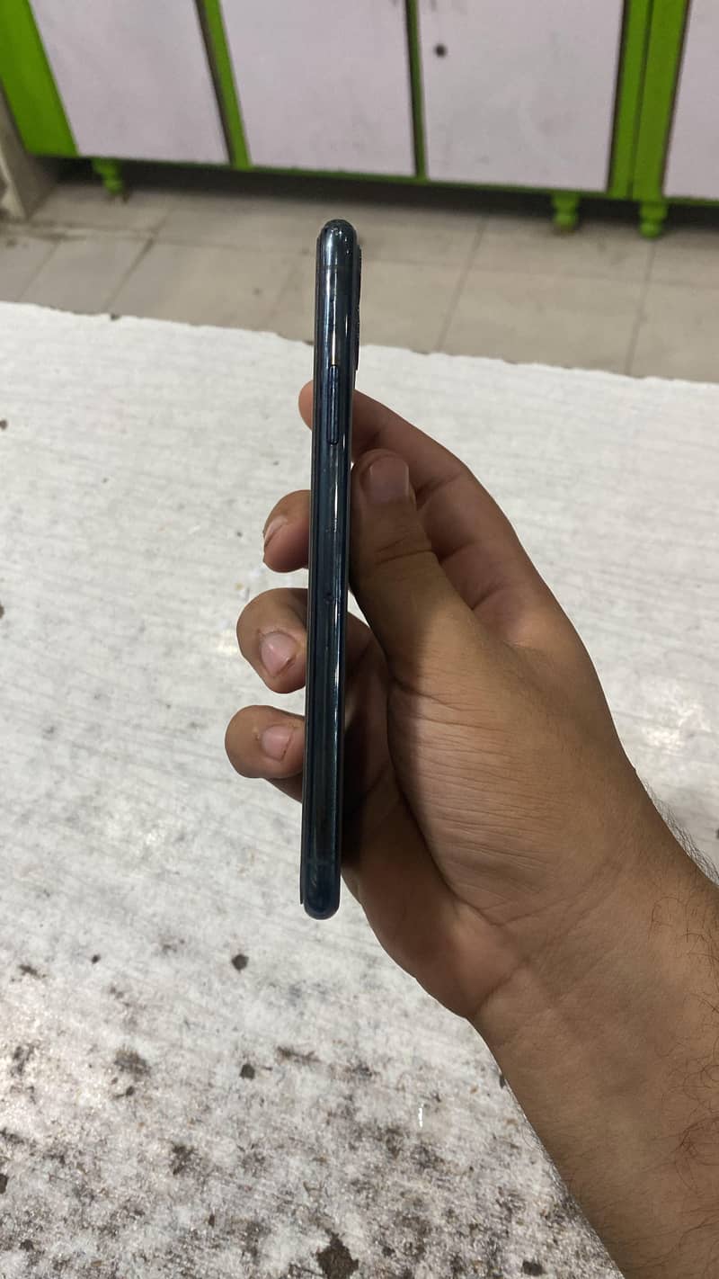 Apple iPhone 11 Pro 2