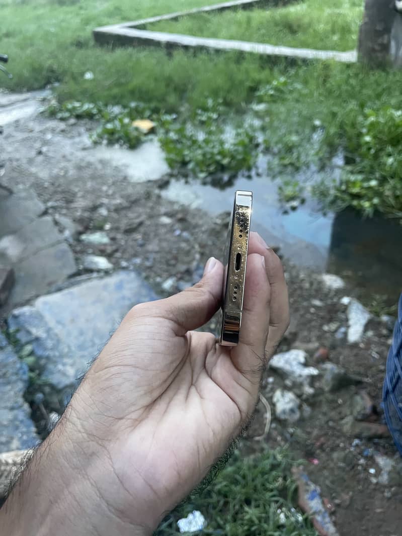 Apple iPhone 13 Pro 1