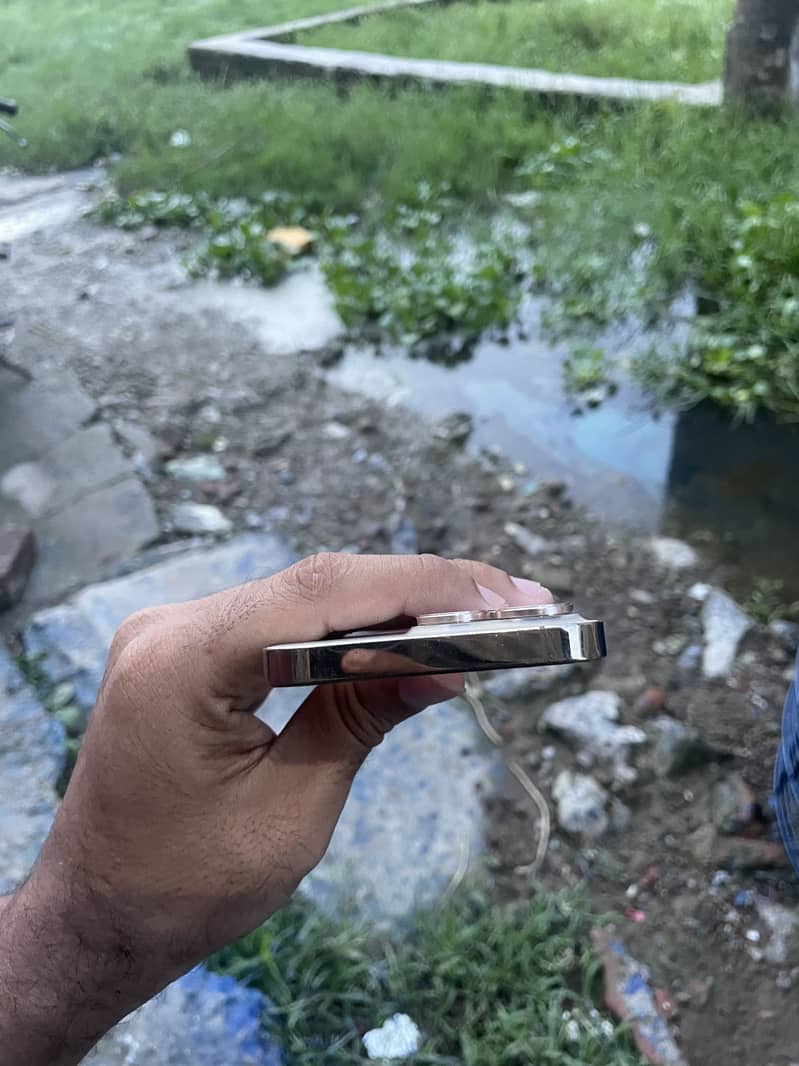 Apple iPhone 13 Pro 3
