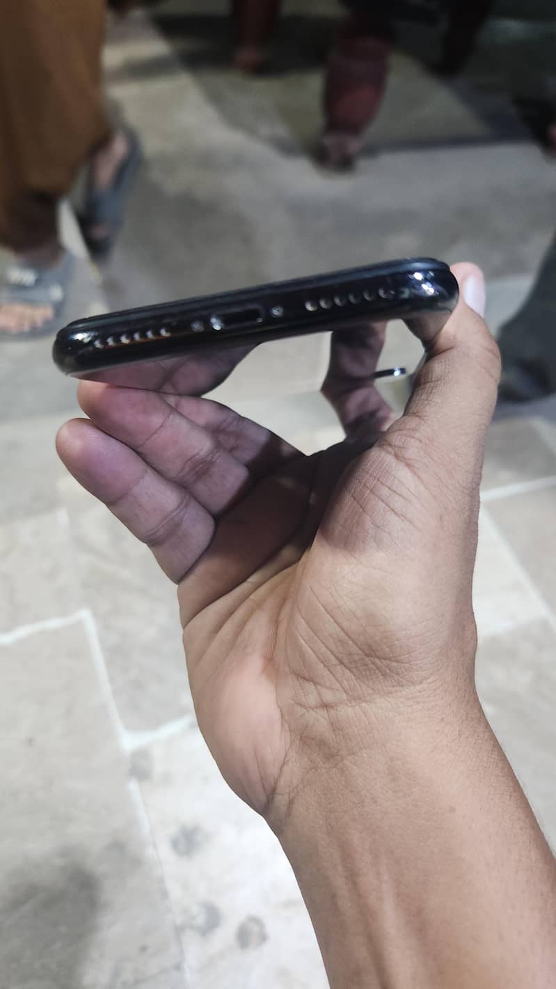 Apple iPhone X 3
