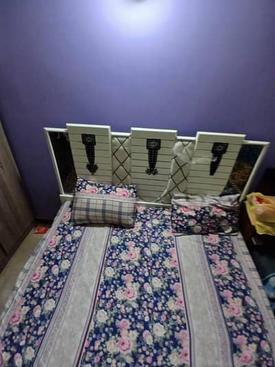 king bed with molty foarm Mattress in new condition