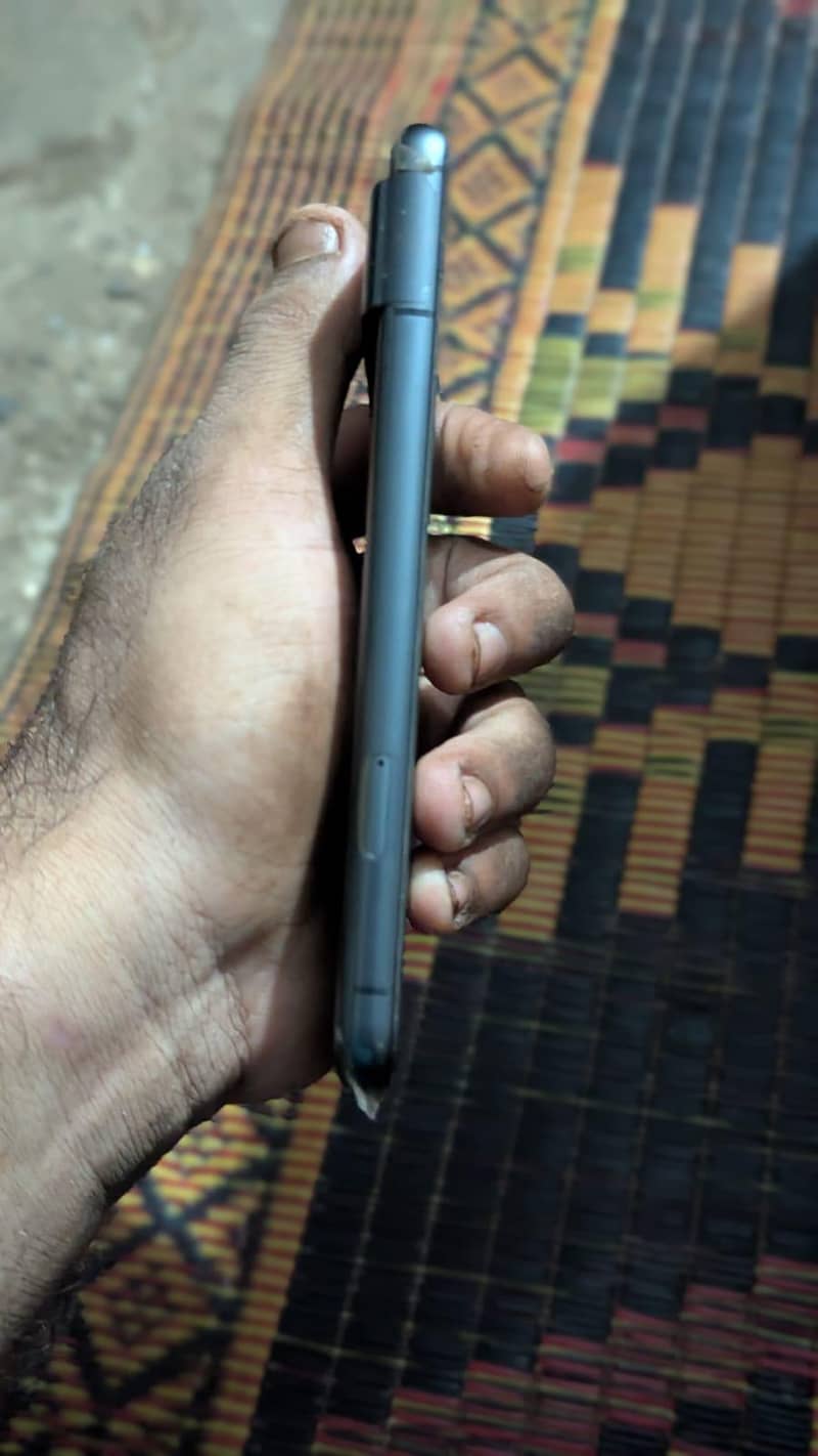 Google Pixel 8 4