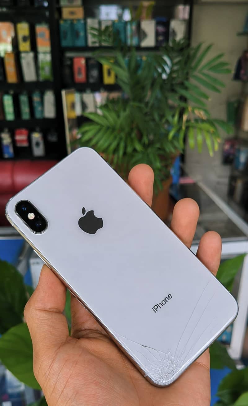 Apple iPhone X 3