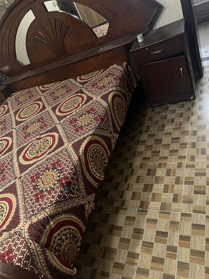 Double bed with side tables 2