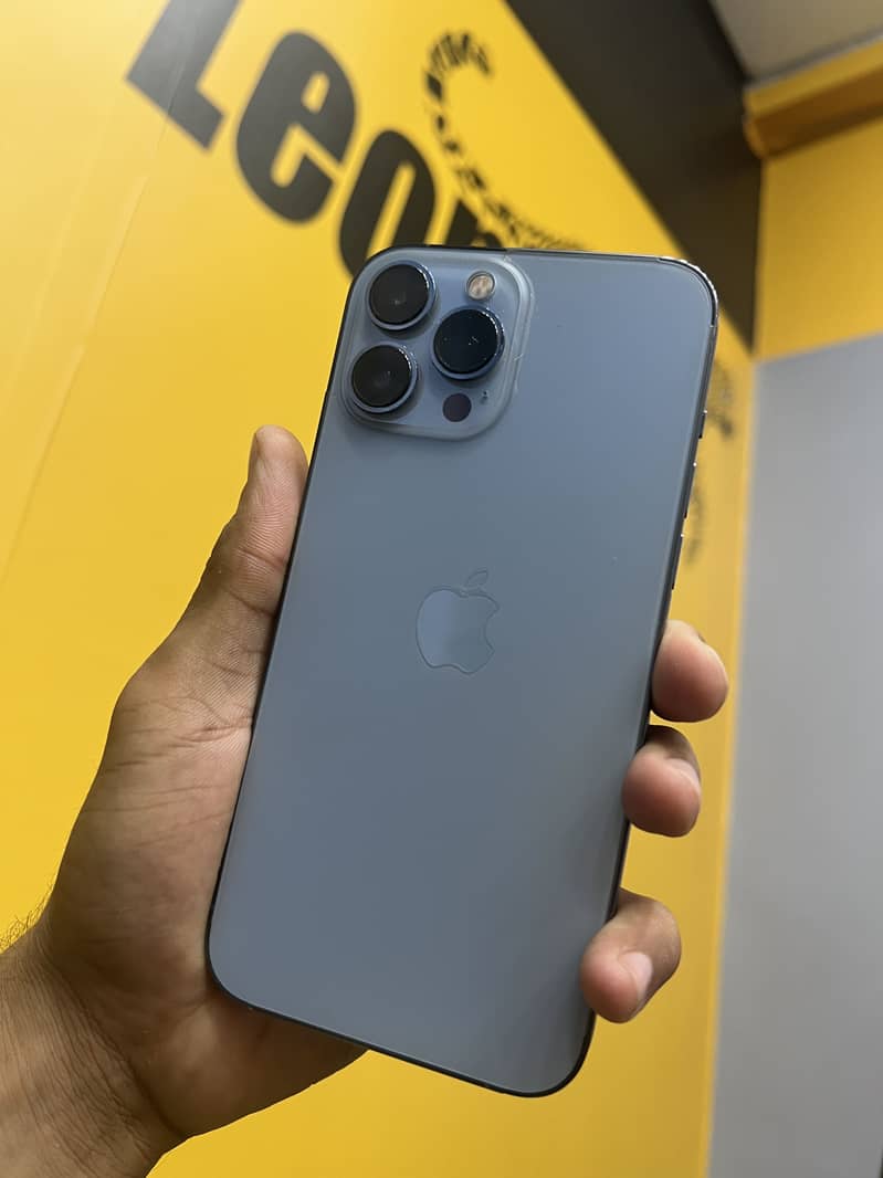 Apple iPhone 13 Pro Max 0