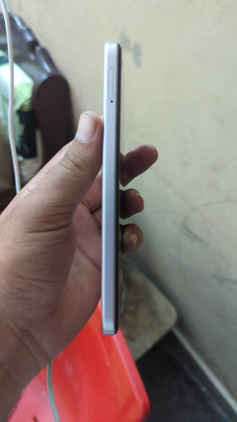 OPPO A6 4