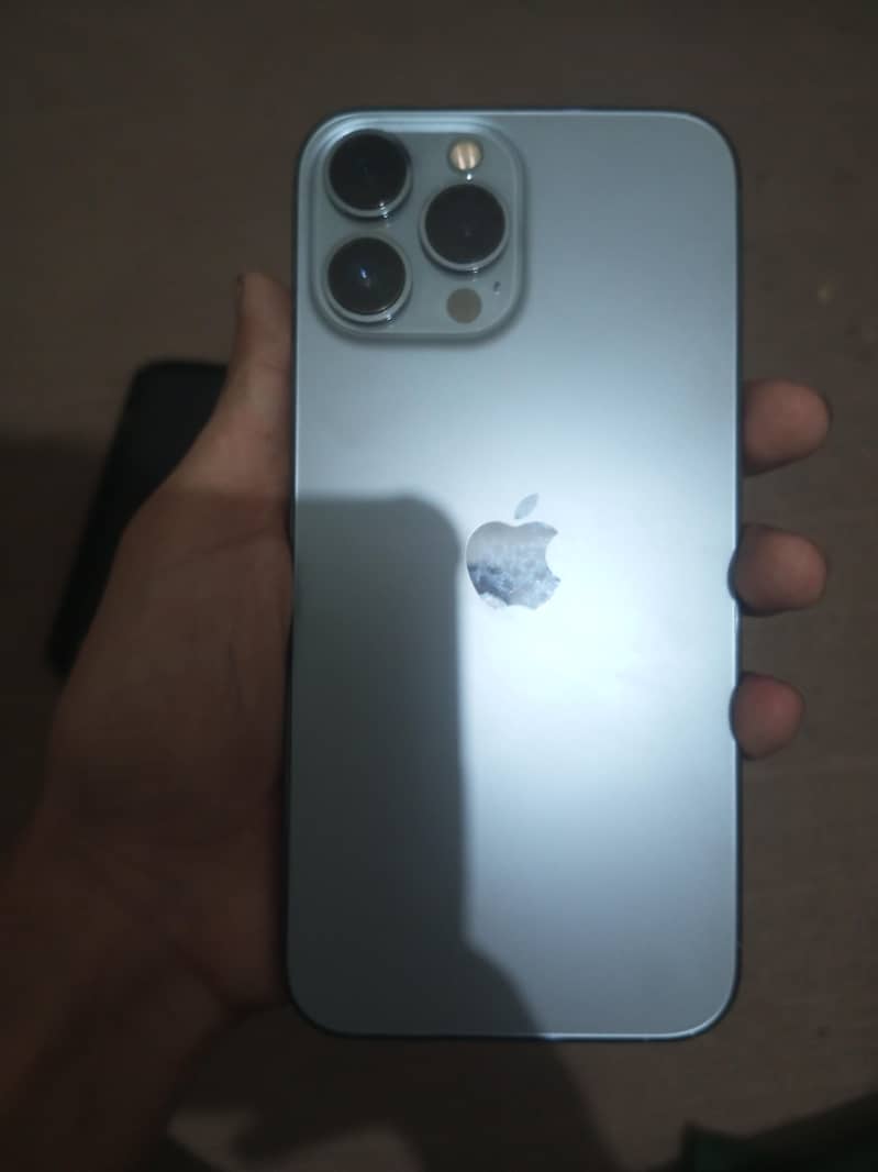 Apple iPhone 13 Pro Max 3