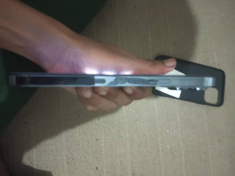 Apple iPhone 13 Pro Max 8