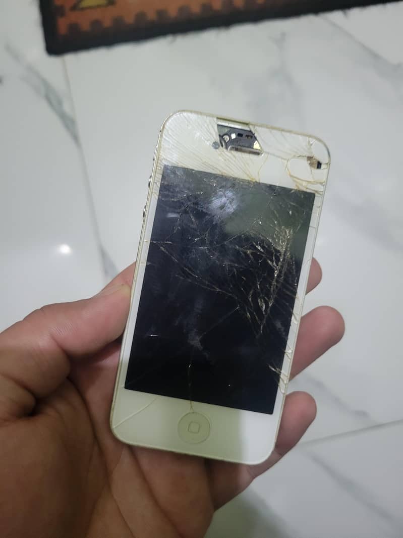 Apple iPhone 4s 0