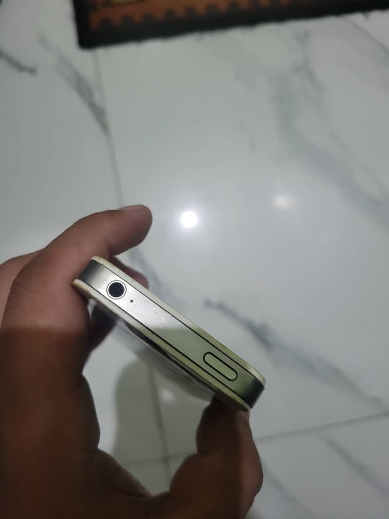 Apple iPhone 4s 3