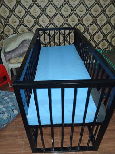 Baby Bed Frame in Black Metal with Foam Mattress (Excellent Condition)