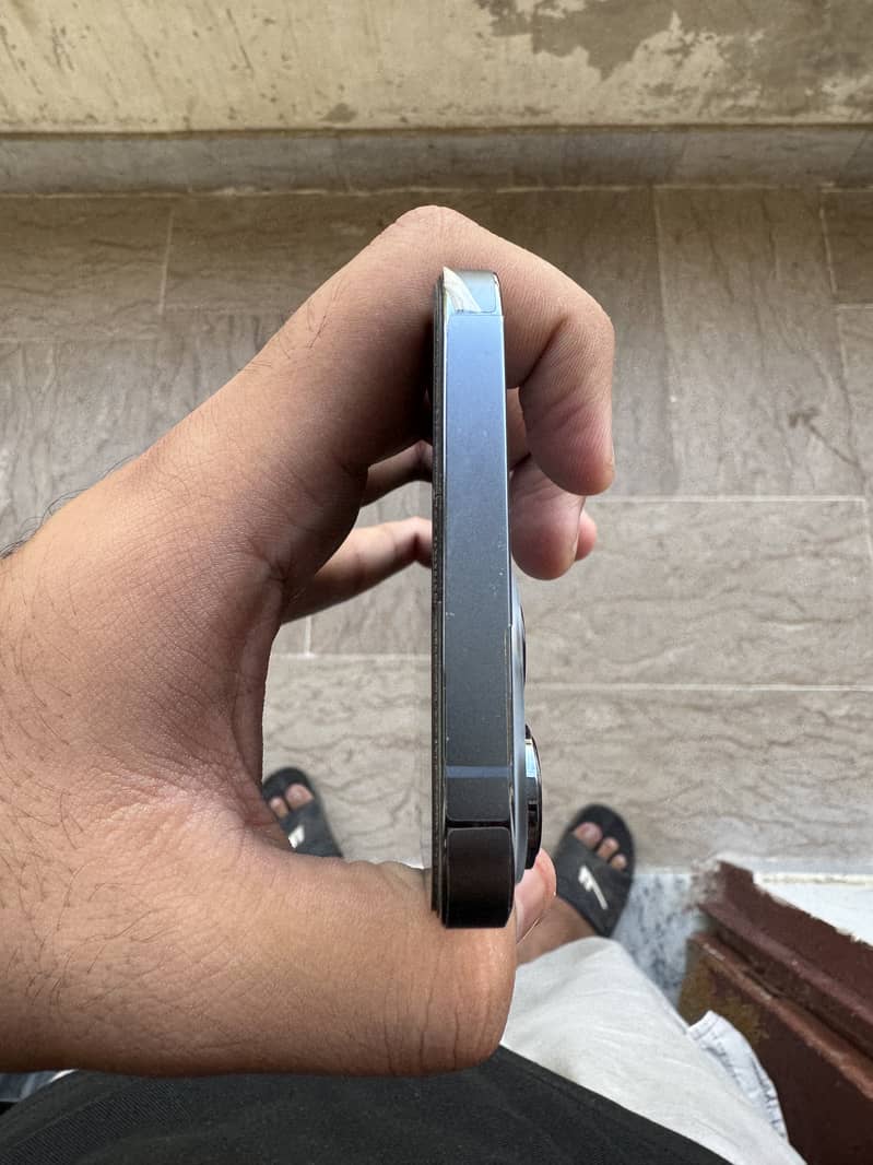 Apple iPhone 13 Pro Max 3